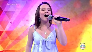Larissa Manoela, linda cantando no programa da fatima bernardes